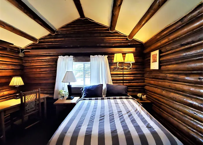 Log Lodge *